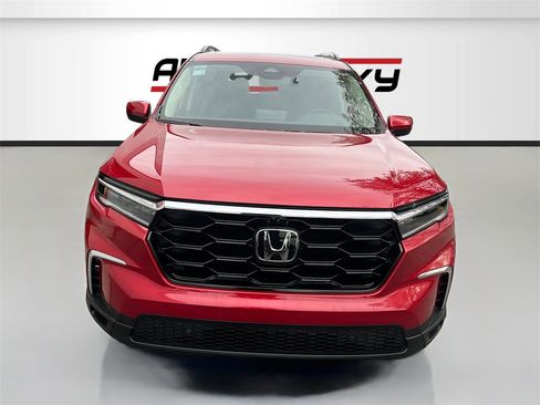 Used 2023 Honda Pilot Elite image 2