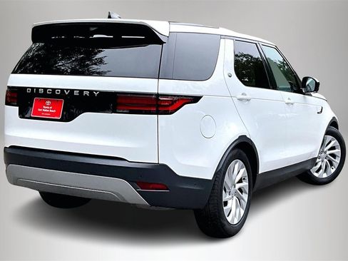 Used 2024 Land Rover Discovery S image 5