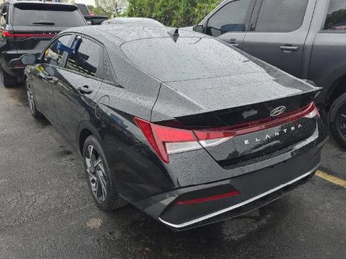 Used 2025 Hyundai Elantra Sport image 5