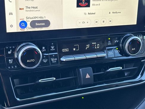 Used 2023 Toyota Highlander Limited image 23