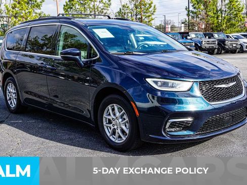 Used 2022 Chrysler Pacifica Touring-L image 4