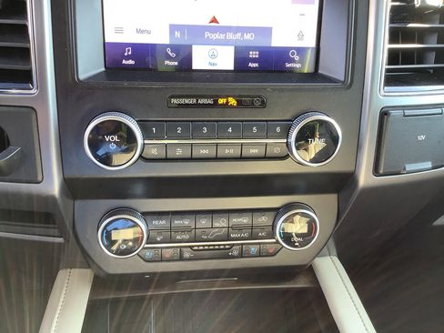Used 2020 Ford Expedition Platinum AWD/4WD image 19