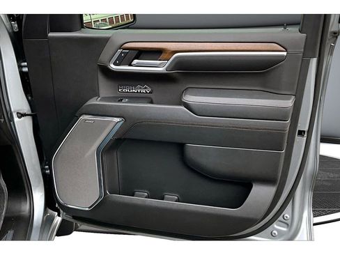 Used 2024 Chevrolet Silverado 1500 High Country w/ High Country Premium Package AWD/4WD image 25