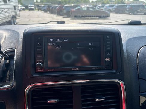 Used 2020 Dodge Grand Caravan SXT FWD image 15