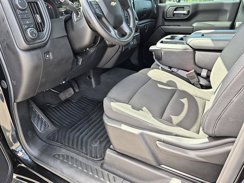 Certified 2025 Chevrolet Silverado 2500 Custom AWD/4WD image 14