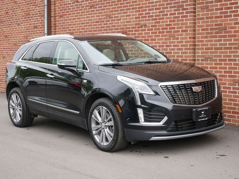 Used 2023 Cadillac XT5 Premium Luxury w/ Technology Package AWD/4WD image 27