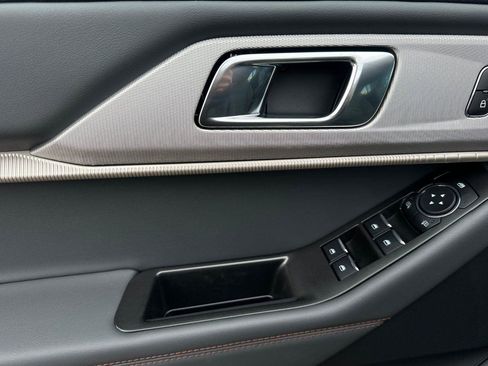 New 2026 Ford Explorer Active image 8