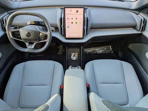 New 2025 Volvo EX30 Plus w/ Protection Package Premier image 16