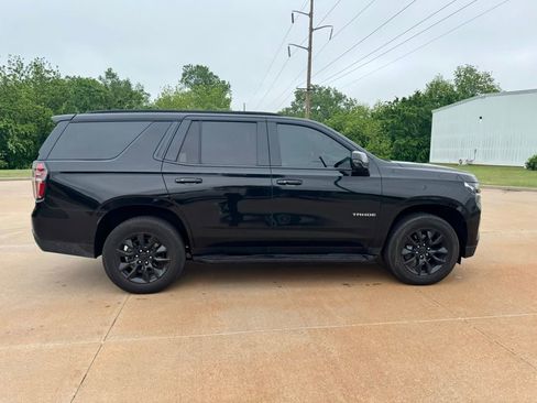 Used 2024 Chevrolet Tahoe LT w/ Luxury Package RWD image 2