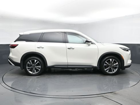 Used 2023 INFINITI QX60 Luxe w/ Cargo Package image 3