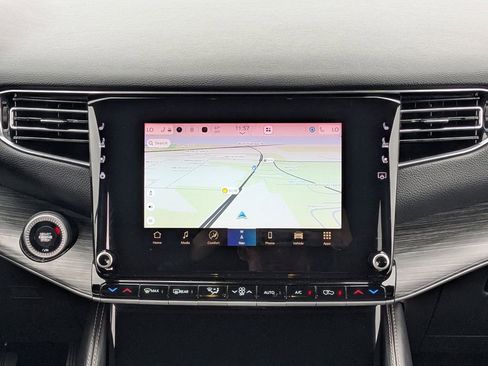 Used 2024 Jeep Wagoneer Series II w/ Flexible Seating Group image 18