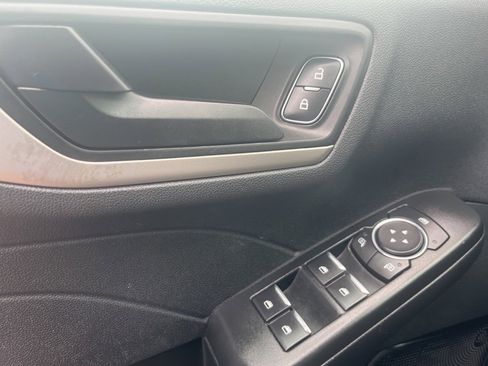 Used 2022 Ford Escape SE w/ Convenience Package image 23