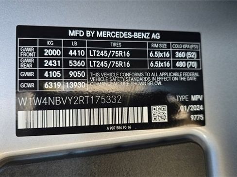 Used 2024 Mercedes-Benz Sprinter 144 Cargo image 30