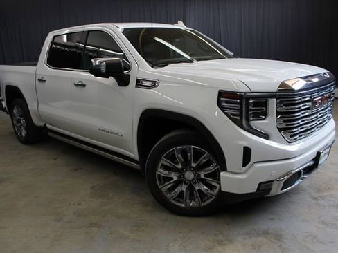 Used 2023 GMC Sierra 1500 Denali w/ Denali Reserve Package AWD/4WD image 1