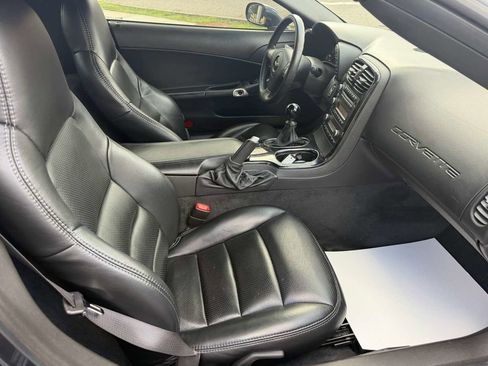 Used 2009 Chevrolet Corvette Coupe w/ Z51 Performance Package RWD image 15