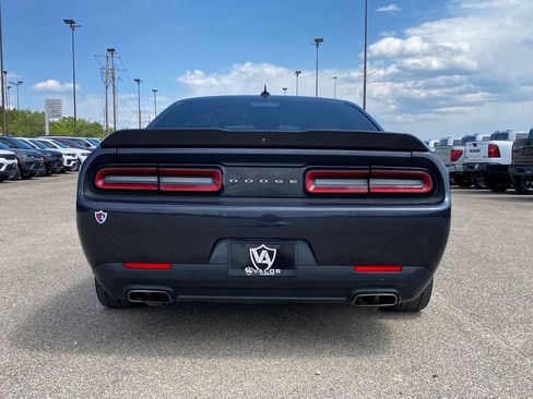 Used 2018 Dodge Challenger SXT Plus RWD image 5
