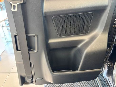 Used 2019 Toyota Tacoma SR5 w/ SR5 Appearance Package (SM) AWD/4WD image 27