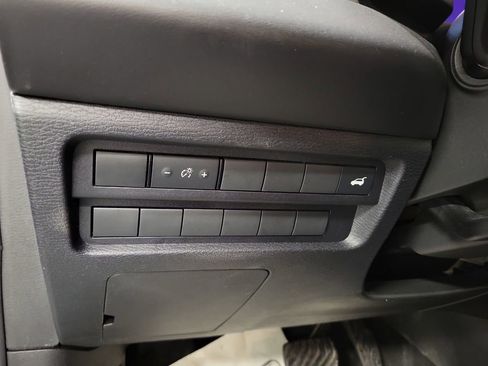 Used 2023 Mitsubishi Outlander SE image 20