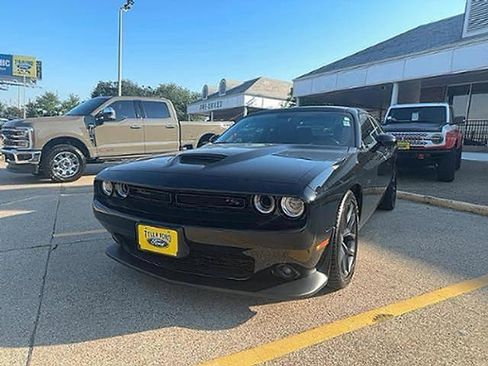 Used 2023 Dodge Challenger R/T w/ Plus Package image 3