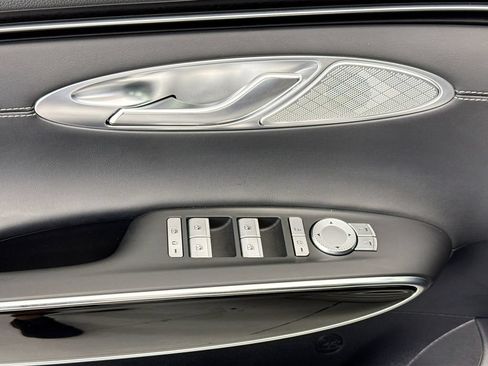 Used 2025 Genesis GV70 2.5T AWD/4WD image 22