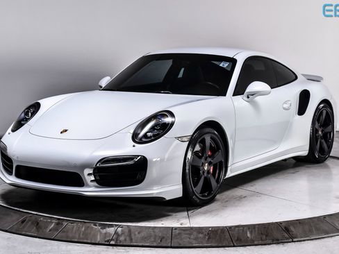 Used 2015 Porsche 911 Turbo image 2
