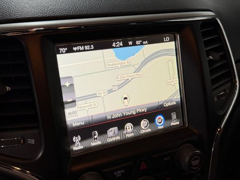 Used 2017 Jeep Grand Cherokee Altitude RWD image 20