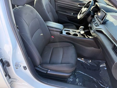 Used 2024 Nissan Altima 2.5 SV image 31