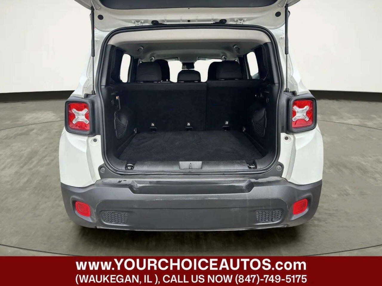Used 2020 Jeep Renegade Latitude AWD/4WD image 13