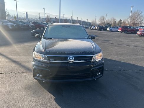 Used 2021 Volkswagen Tiguan SE R-Line image 11