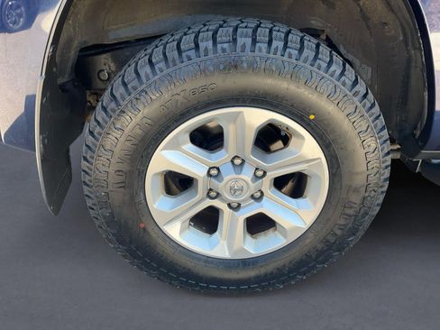 Used 2018 Toyota 4Runner SR5 Premium AWD/4WD image 14