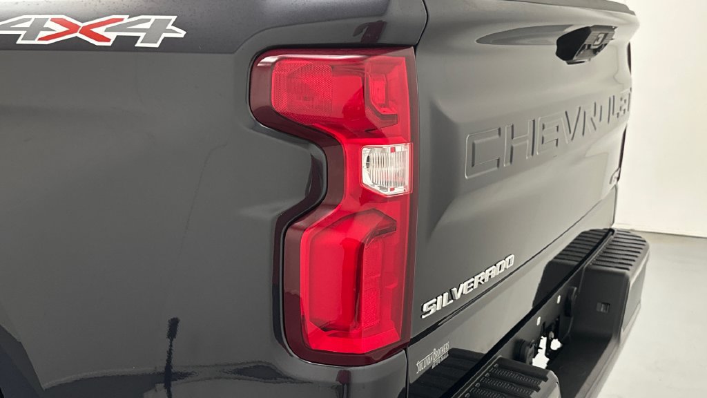 Used 2022 Chevrolet Silverado 1500 RST w/ Protection Package AWD/4WD image 22
