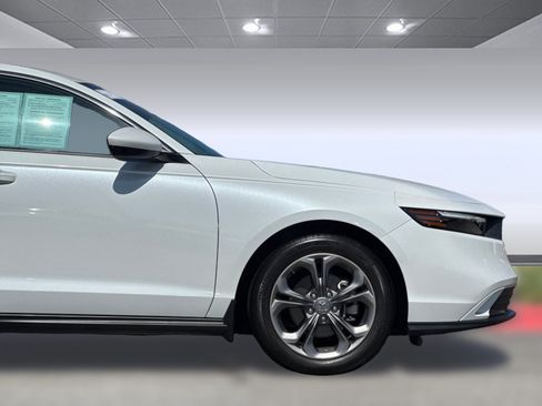 Certified 2024 Honda Accord EX image 28