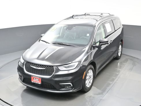 Used 2022 Chrysler Pacifica Touring-L FWD image 35
