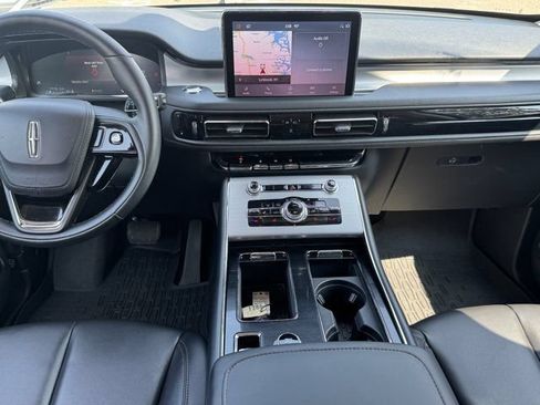 Used 2023 Lincoln Aviator AWD w/ Elements Package image 17
