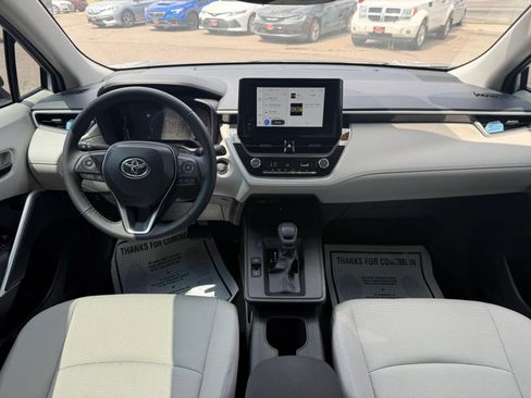 Used 2026 Toyota Corolla Cross LE FWD image 27