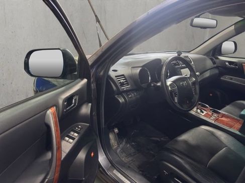 Used 2012 Toyota Highlander Limited w/ Tow Pkg AWD/4WD image 17