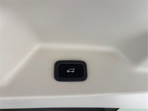 Used 2018 Land Rover Range Rover image 50