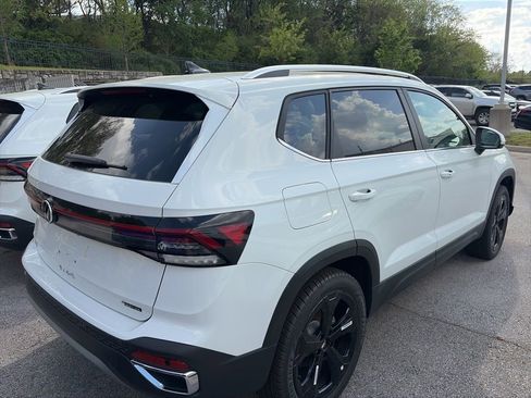 New 2026 Volkswagen Taos SEL AWD/4WD image 6