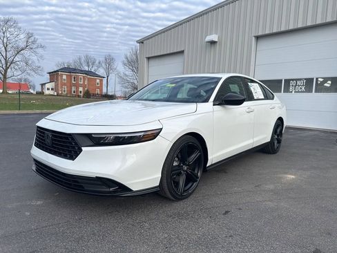 Certified 2023 Honda Accord Sport image 3