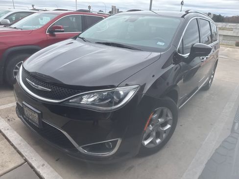 Used 2018 Chrysler Pacifica Touring-L Plus w/ Advanced Safetytec Group image 1