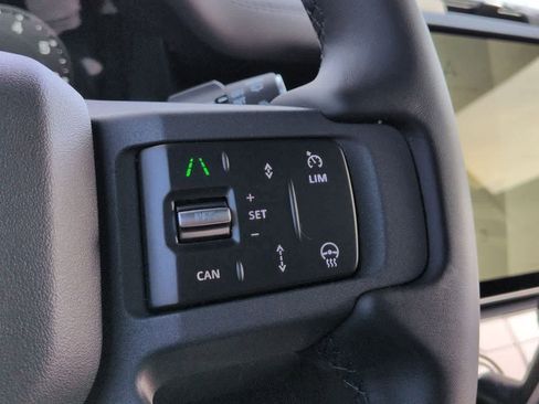 New 2026 Land Rover Defender 130 X-Dynamic SE AWD/4WD image 27