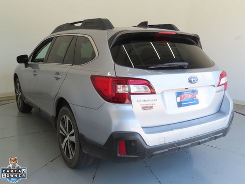Used 2019 Subaru Outback 2.5i Limited AWD/4WD image 6