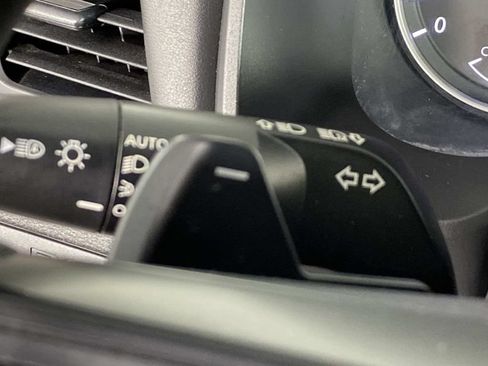Used 2024 Nissan Rogue S AWD/4WD image 17