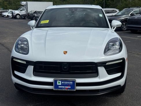 Used 2023 Porsche Macan AWD/4WD image 2
