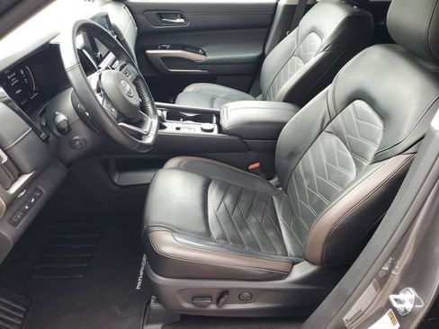 Certified 2023 Nissan Pathfinder Platinum w/ Cargo Package AWD/4WD image 24