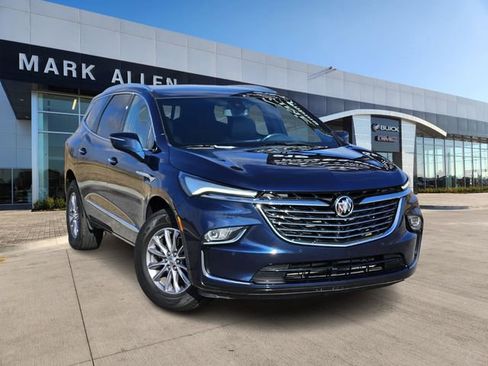 Used 2023 Buick Enclave Essence image 1