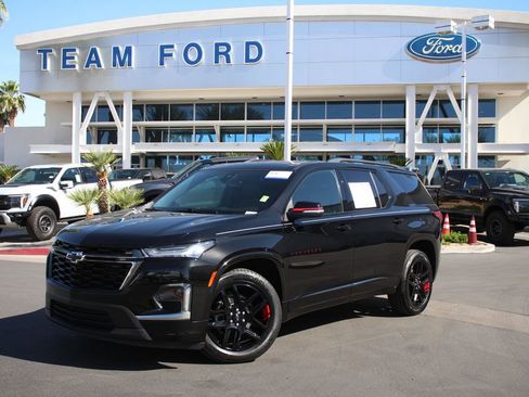 Used 2023 Chevrolet Traverse Premier w/ Redline Edition image 2