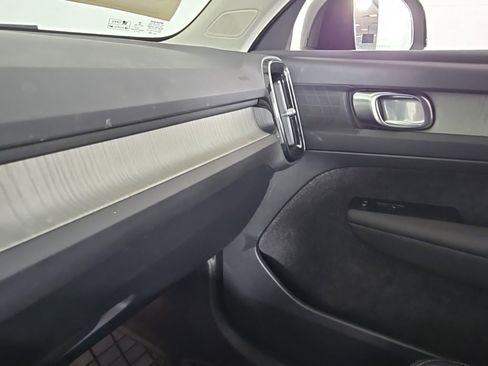 Certified 2023 Volvo XC40 B5 Plus w/ Driver Assist Package image 31