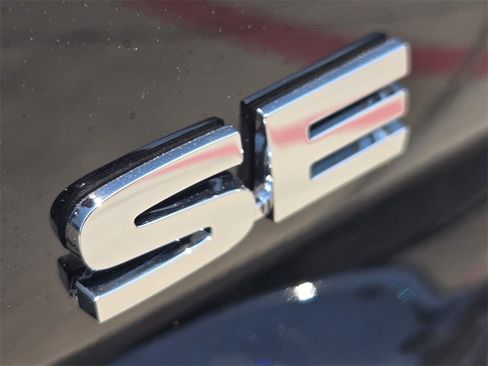 New 2025 Mitsubishi Outlander SE image 7