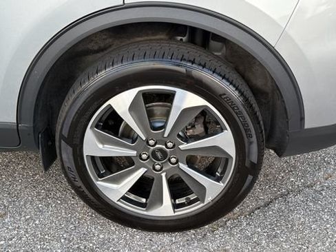Certified 2024 Ford Escape Platinum AWD/4WD image 22